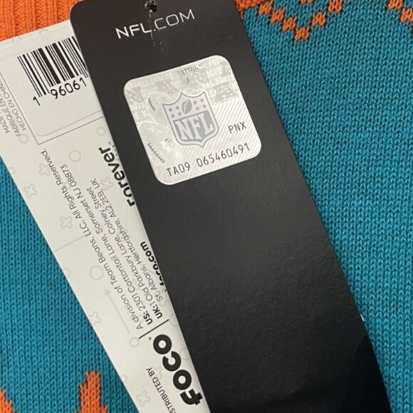 NFL Apparel FOCO Winter Ugly Sweater XMAS Knit Pullover Miami Dolphins Medium - Picture 4 of 11